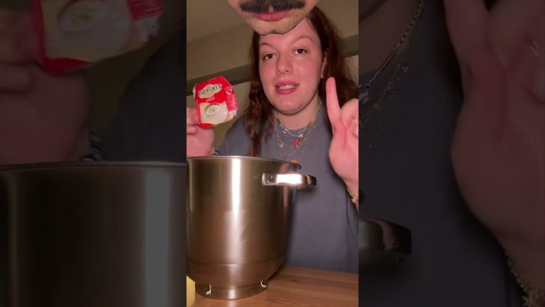 ☕ KAŞIK KAŞIK YEDİRTİR 💯 KAT KAT TİRAMİSU! 🤤🍰 #shorts #pratiktarifler #yemektarifleri