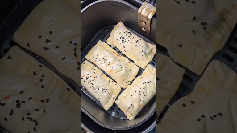 eid special tandoori chicken puff recipe #shorts #shaheensyed #eidrecipe #chickendinner