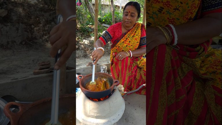 Desi murgir lal jhol recipe in clay kadhai #chicken #food #villagefood #cooking
