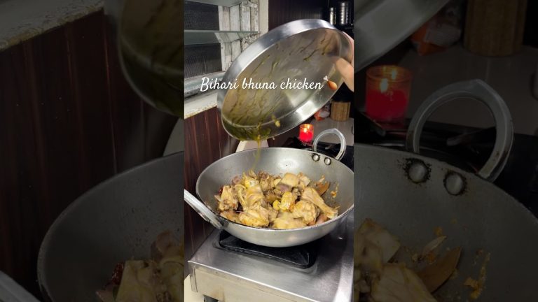 Chicken so good!!! Bihari Chicken Bhuna Masala Recipe in just 20 sec #chicken #recipe #shorts