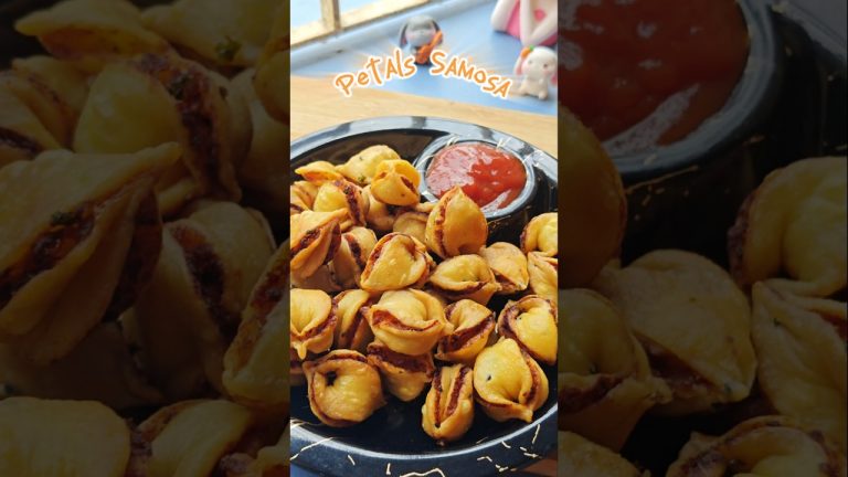 Petals Samosa Recipe 🌼| Unique Crispy Tea-Time Snack #shorts #samosa #viralvideo #shortsfeed
