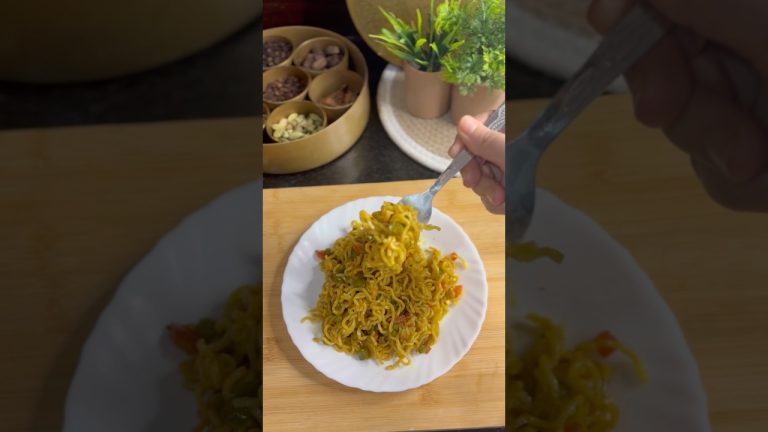 Desi Veg Maggi Recipe | Spicy & Flavorful Maggi 🍜🔥#food #maggi #shorts #snacks
