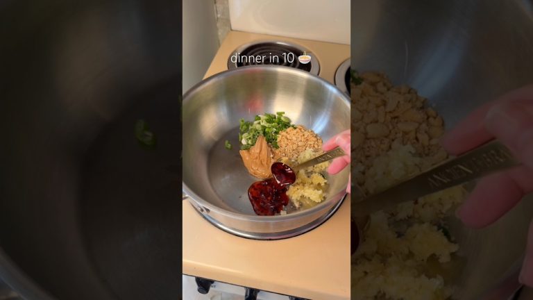 chili oil peanut noodles 💃 #recipe #shorts