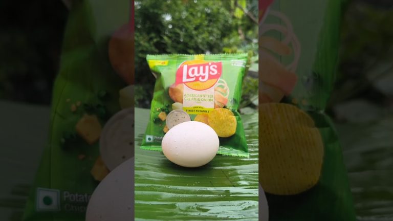 Lays Omelette – Egg Lover Recipe #shorts #egg #omelette #lays #cooking #recipe
