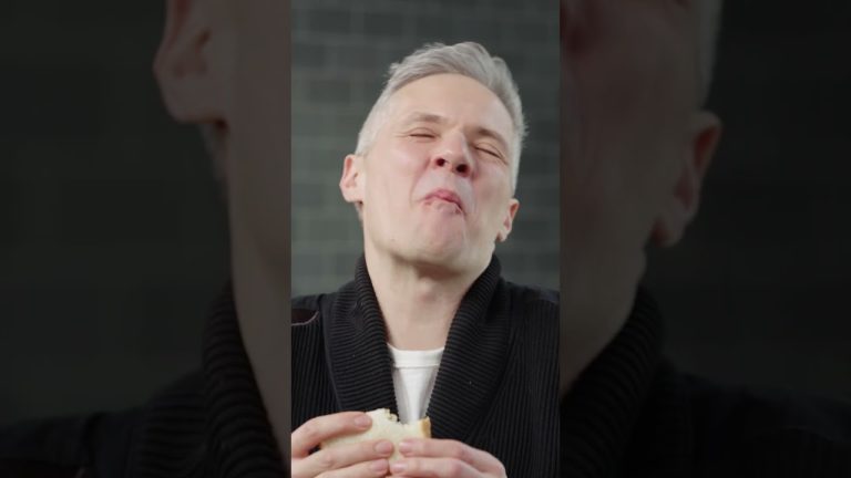 Trying a Fish Finger “Butty” Sandwich for the First Time!