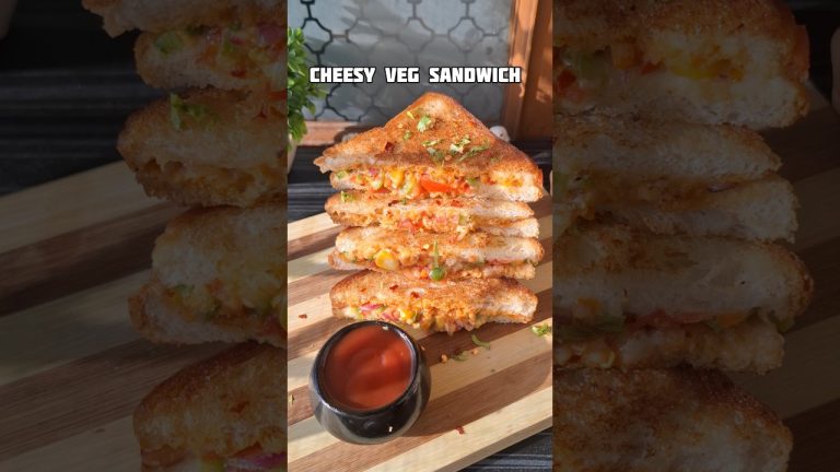 Cheesy veg sandwich recipe 🥪🤤😋❤️…#shorts #snacks #sandwich #foodshorts #recipe #cheesyvegsandwich