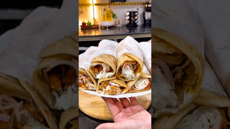 Forget Shawarma And make this Chicken Chutney Paratha Roll Recipe 👌#cooking #shawarma #rollparatha