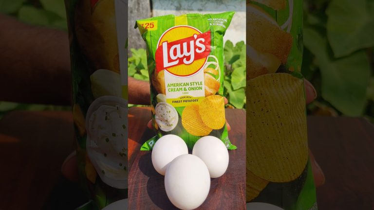 Lay's Omelette || Egg Recipe Egg Omelette Recipe Chips || 🥚🍟🍳#shorts #eggrecipe #omlette